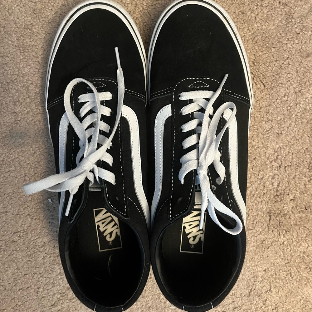 Vans Men's Classic Black and White Sneakers